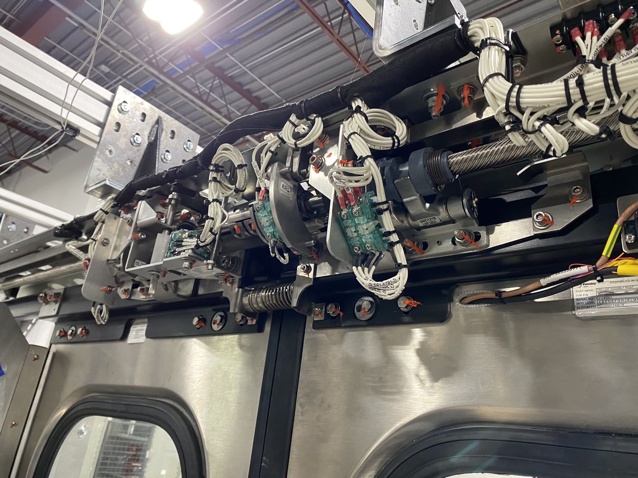 Système d'opérateur de porte de train — Wabtec