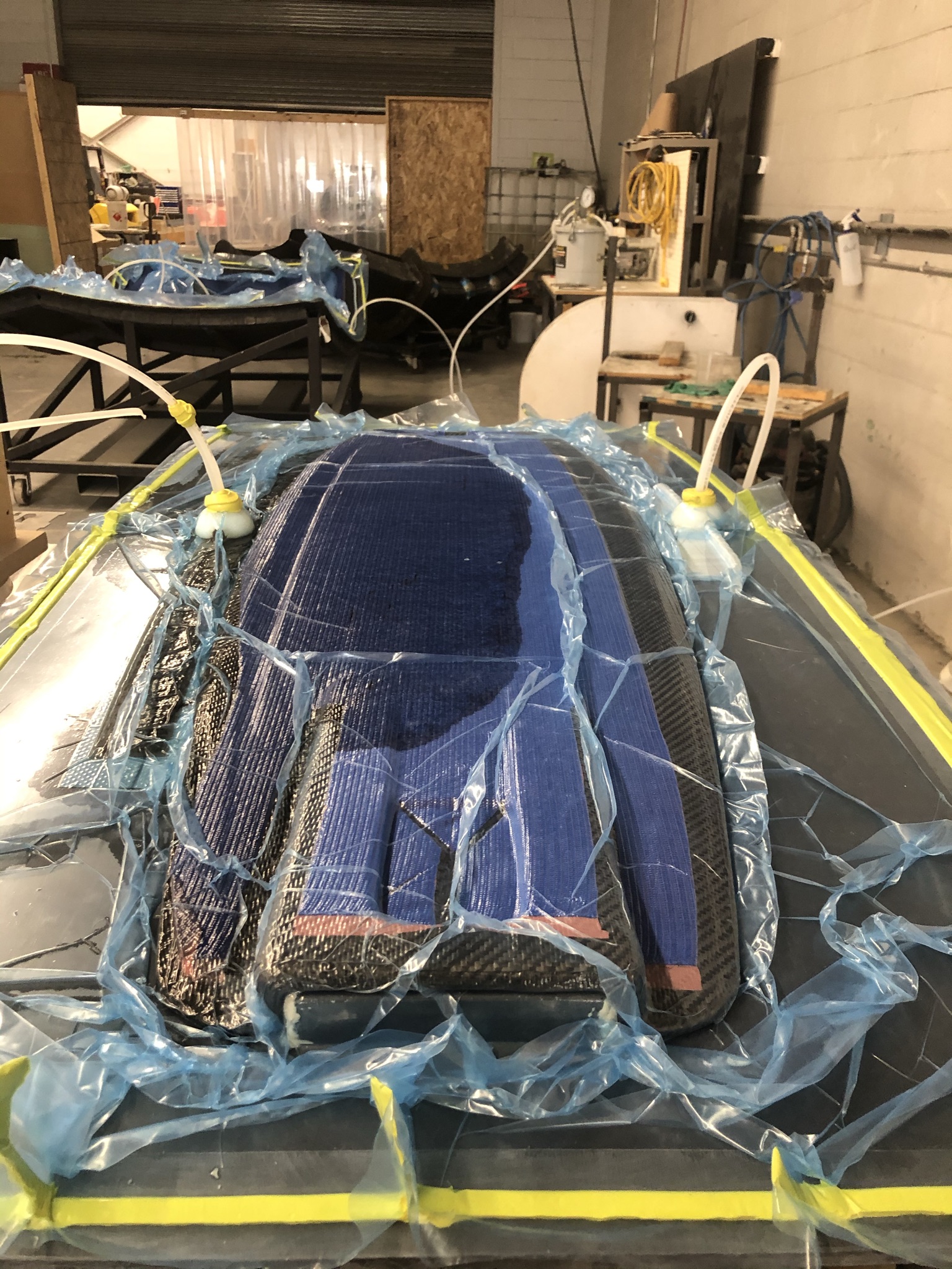 Fabrication composite — stratification carbone